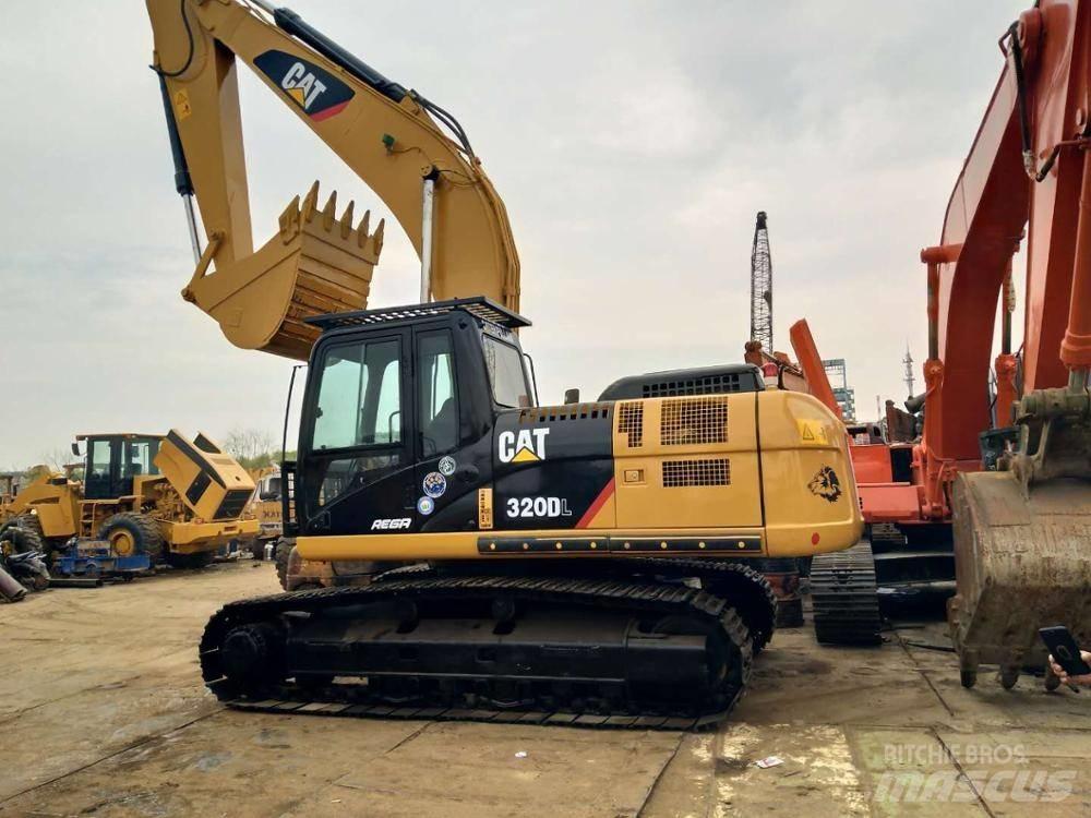 CAT 320D 履带挖掘机