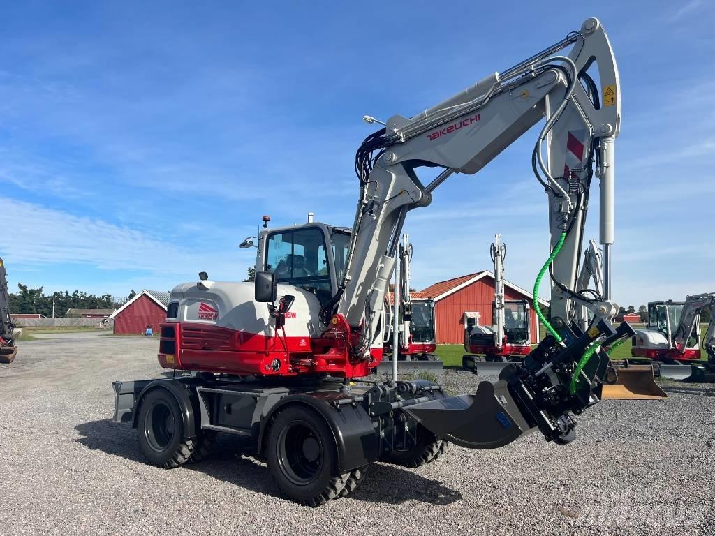 Takeuchi TB 395 W 轮式挖掘机