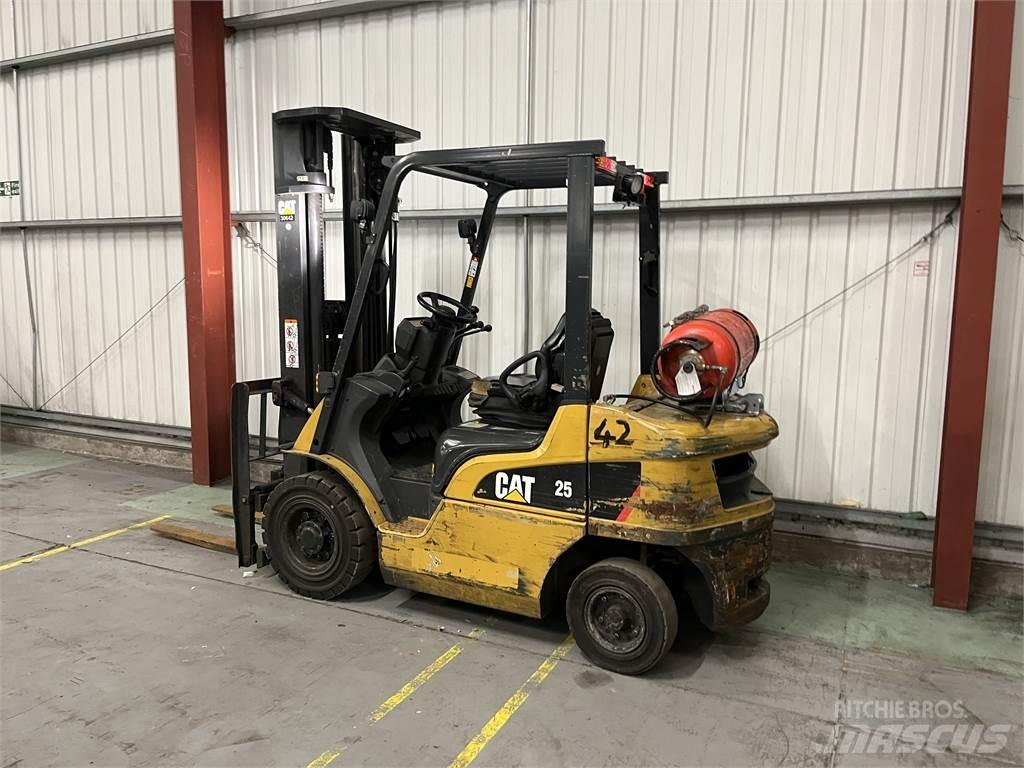 CAT GP25NT 天然气叉车