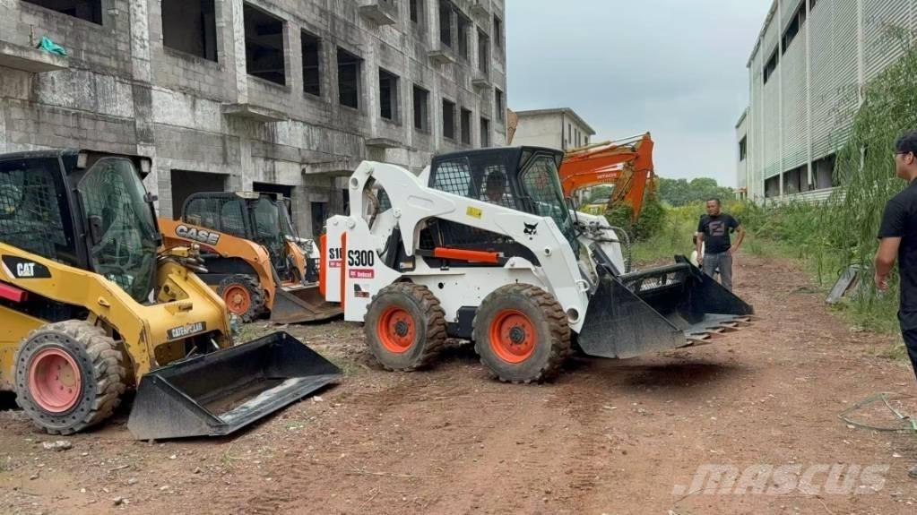 Bobcat S300 滑移装载机