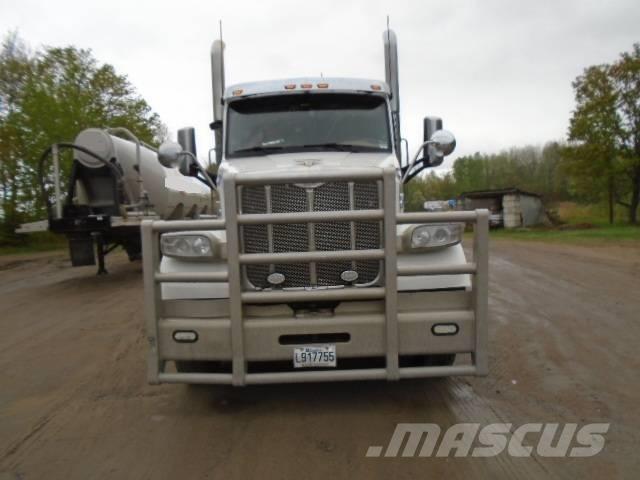 Peterbilt 567 牵引车