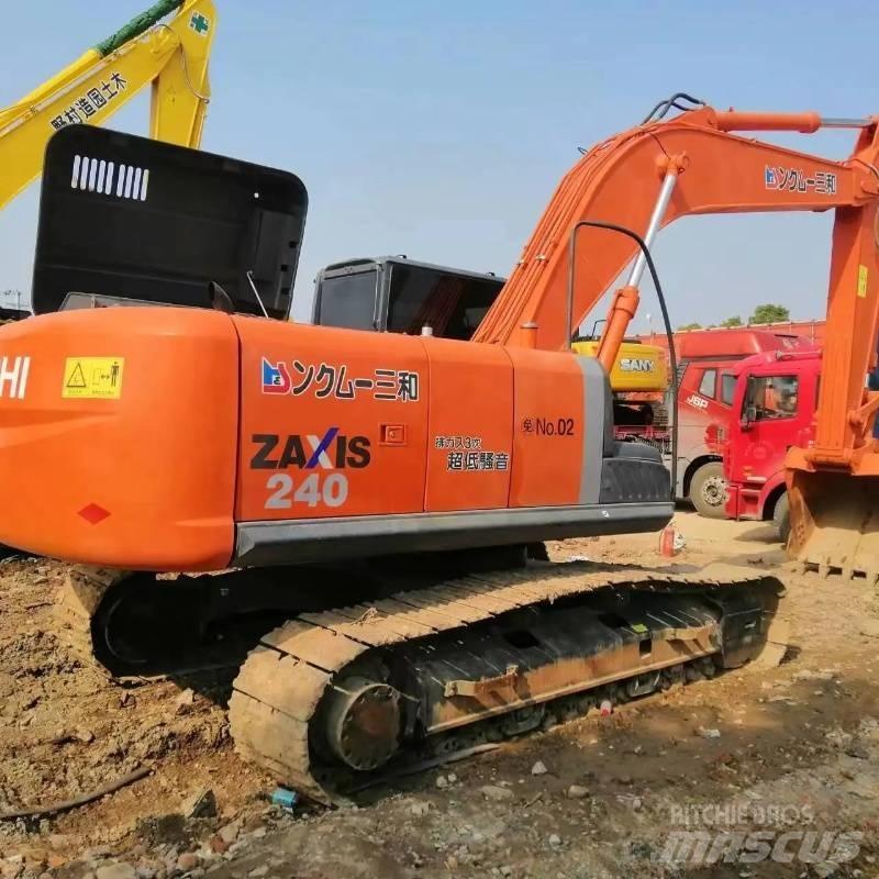 Hitachi ZX 240 履带挖掘机
