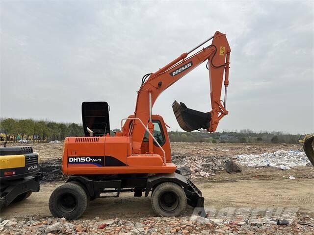 Doosan DH150W 轮式挖掘机