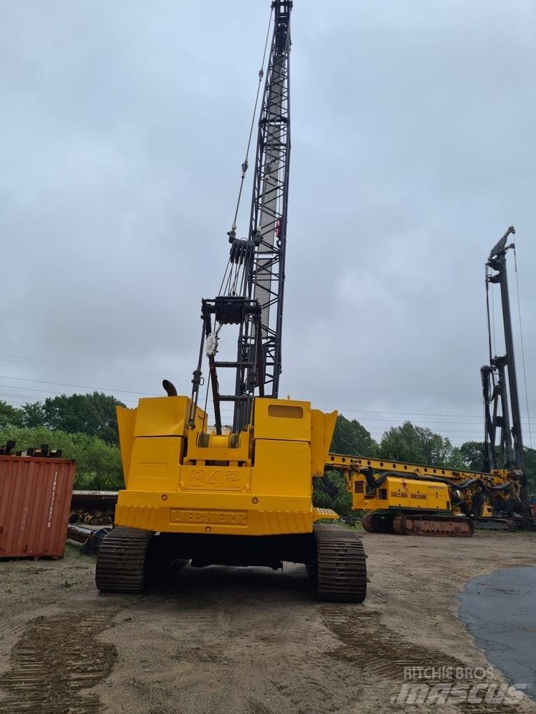 Liebherr HS 842 HD 履带起重机