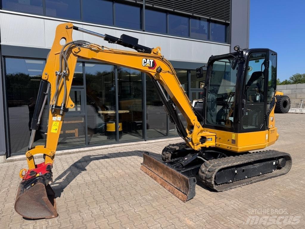 CAT 304 CR 小型挖掘机