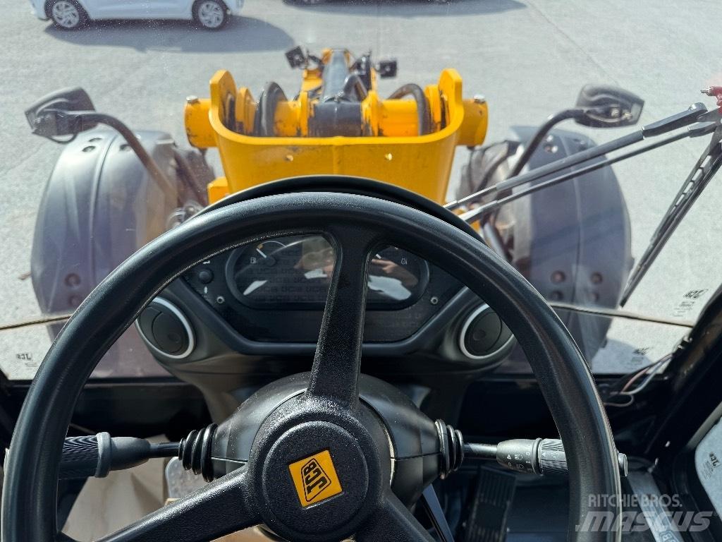 JCB TM 320 S 轮式装载机