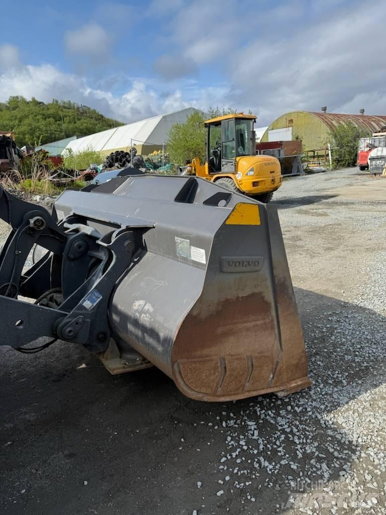 Volvo L 70 H 轮式装载机
