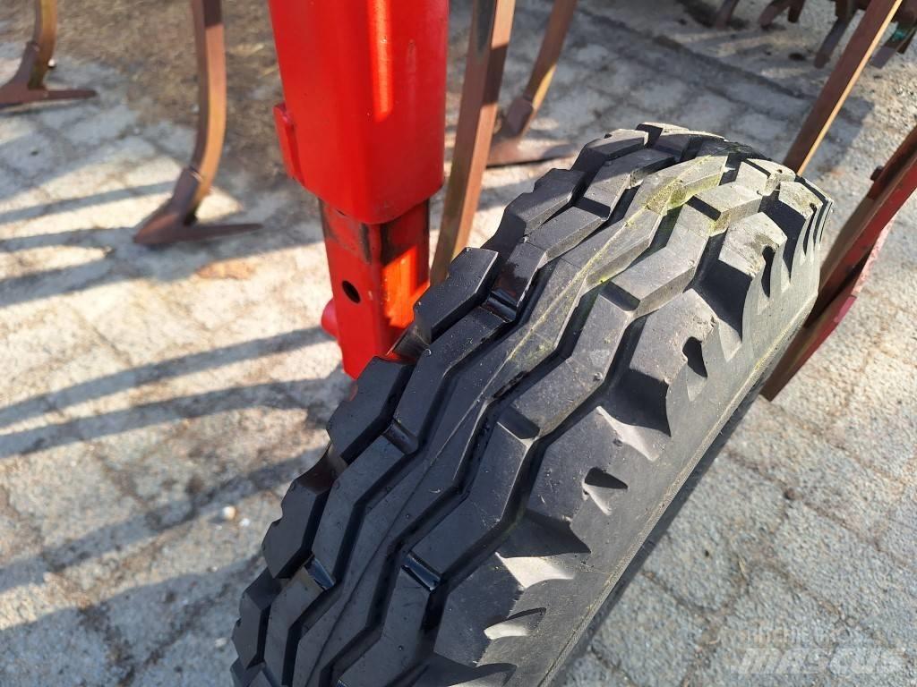 Kverneland STF 300 手扶中耕机