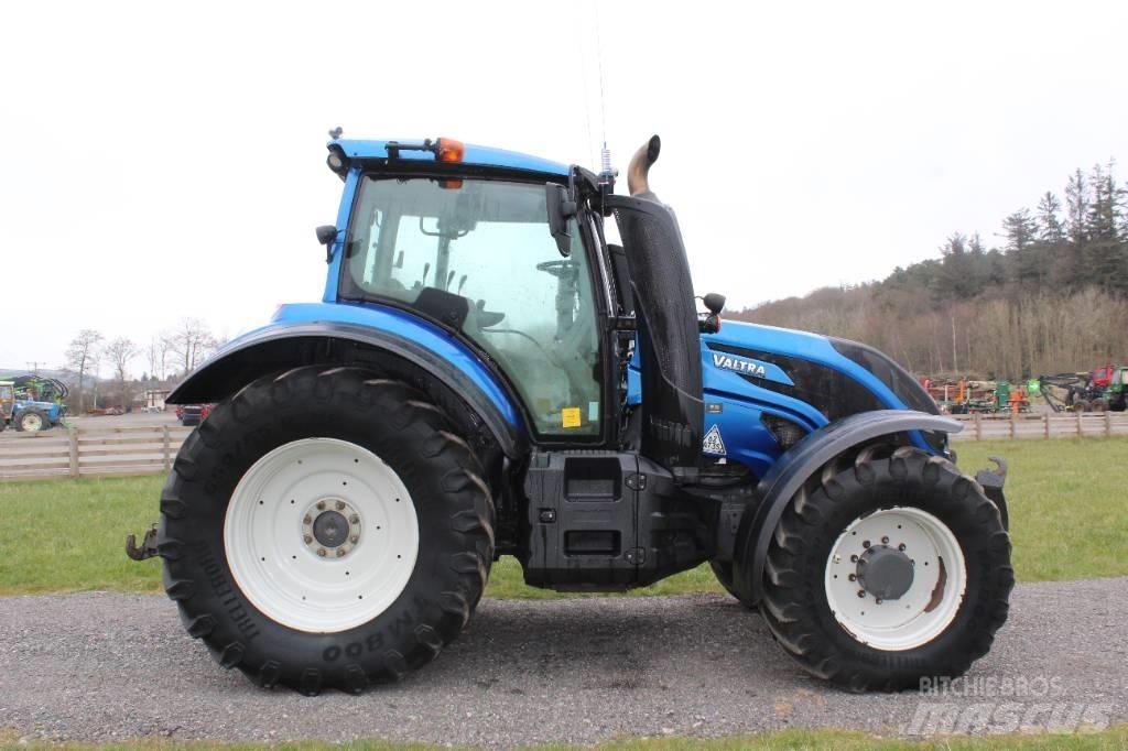 Valtra T174 Tractor 林业拖拉机