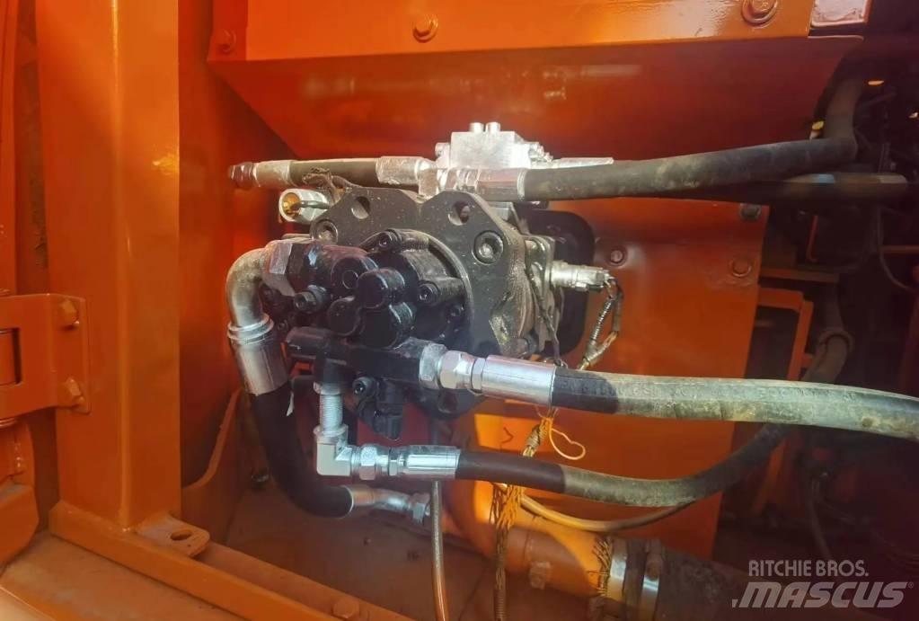 Doosan DX 140 LC 履带挖掘机