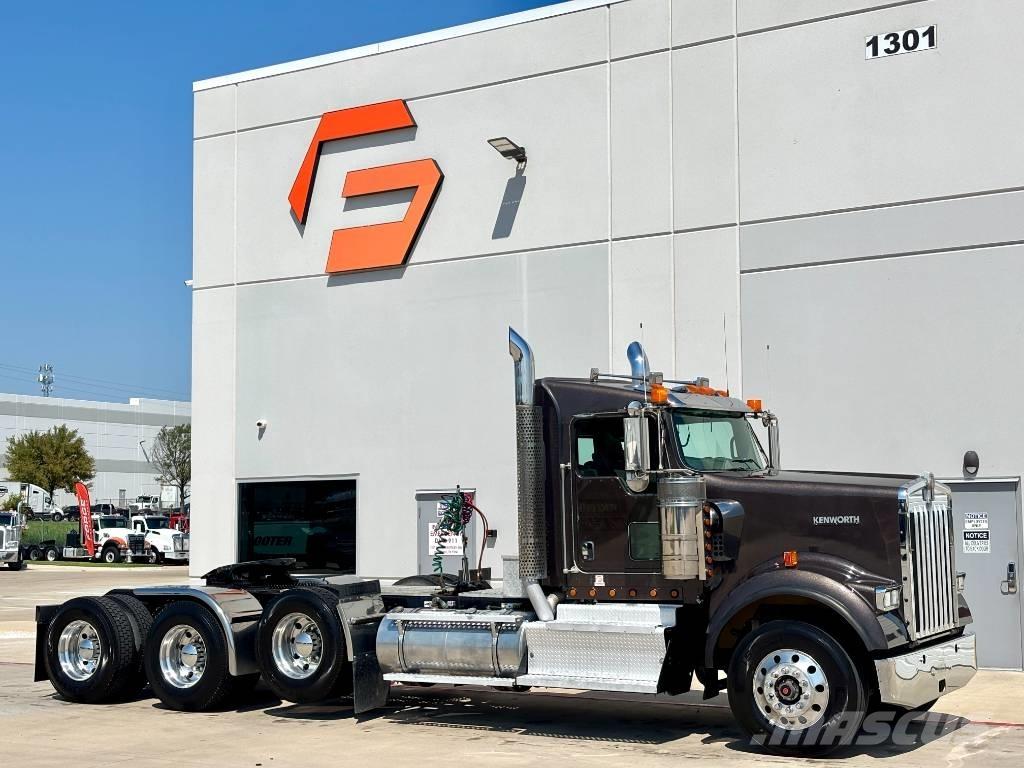 Kenworth W 900 牵引车