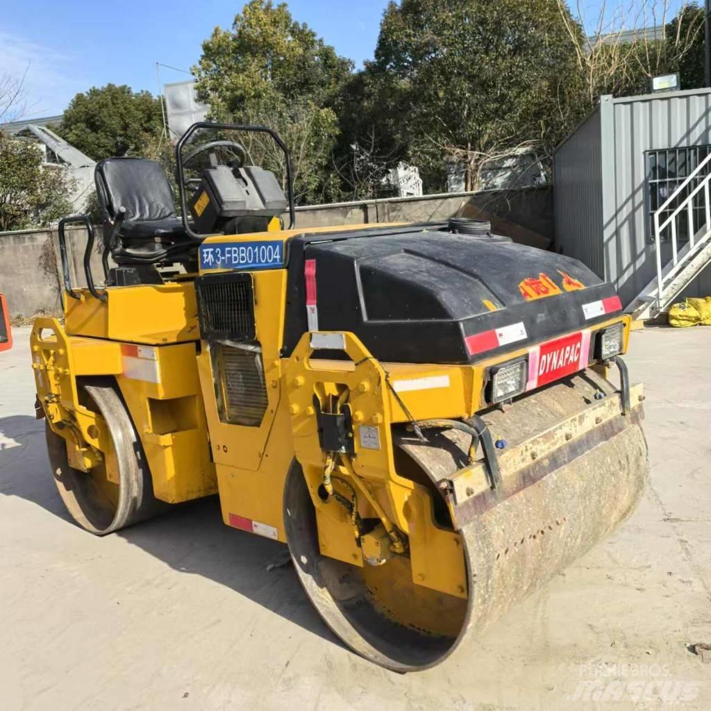 Dynapac CC 142 双轮压路机