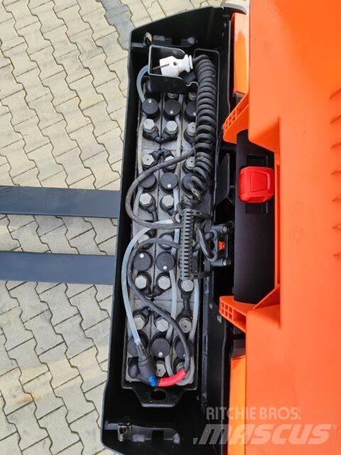BT LWE140 手推堆垛车