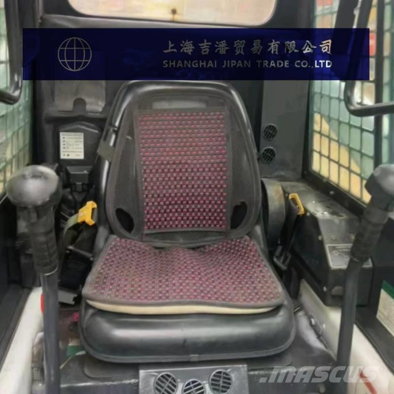 Bobcat S 130 滑移装载机