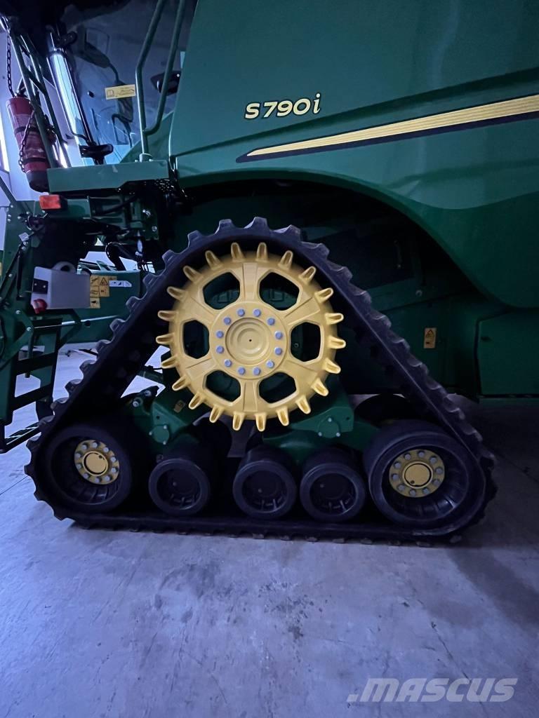 John Deere S790 i 联合收割机