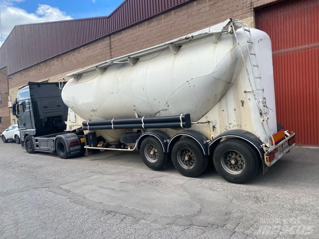 Spitzer SF2439PI 油罐半挂车