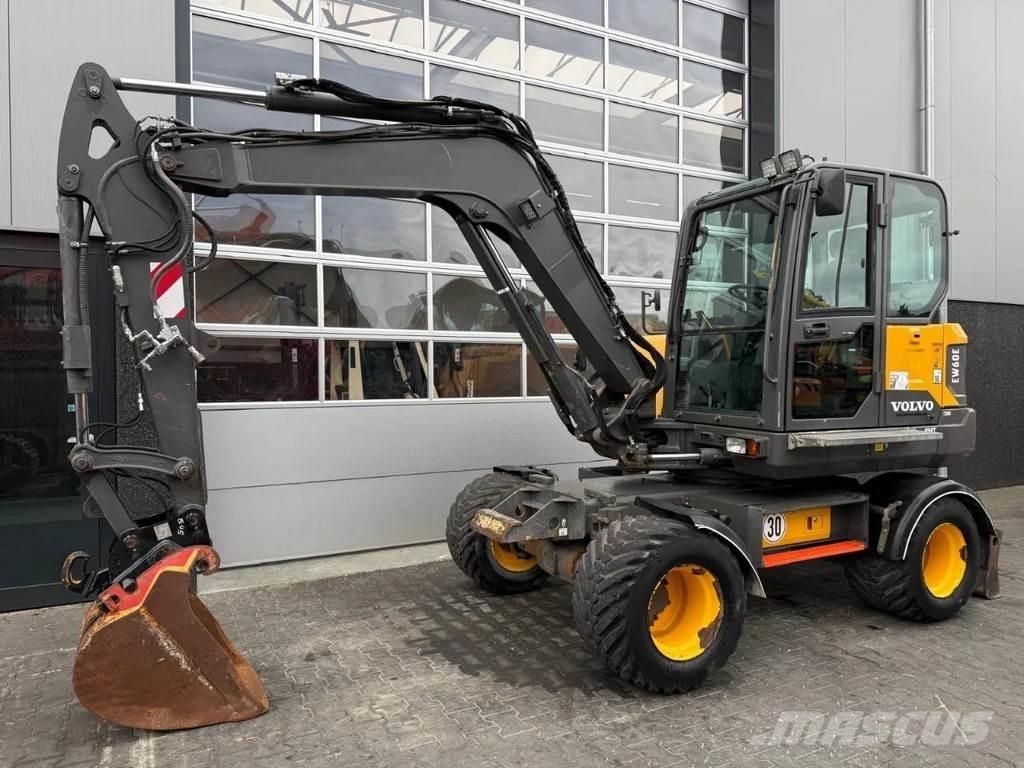 Volvo EW60E | A/C 中型挖掘机