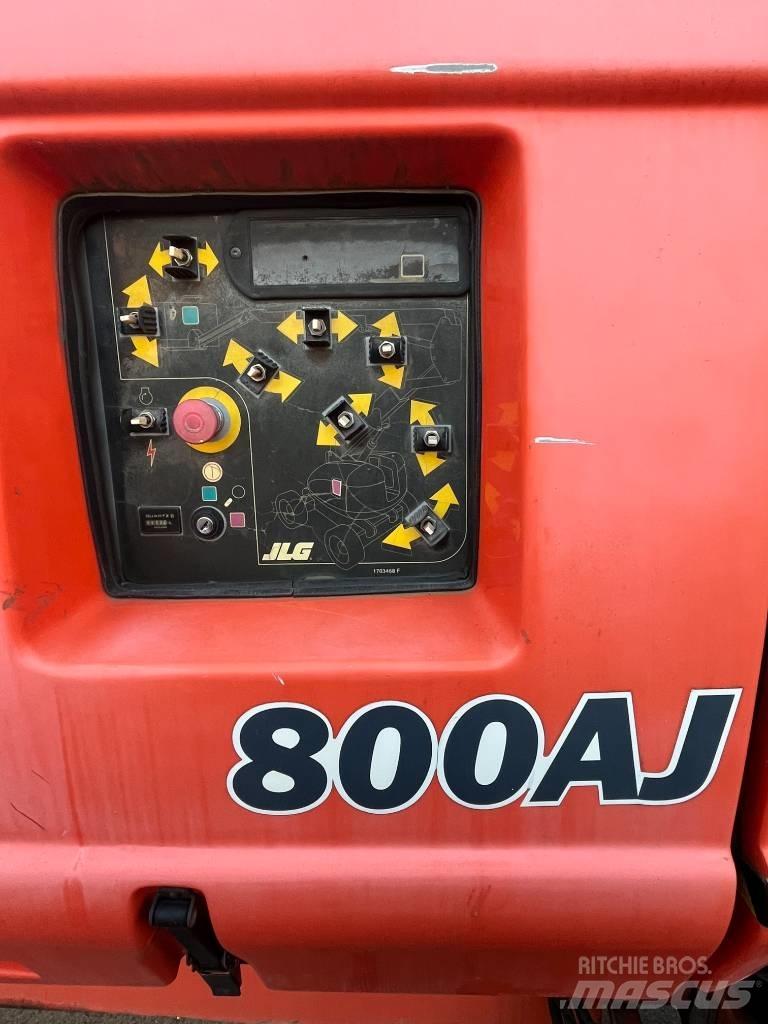 JLG 800 AJ 曲臂高空工作平台