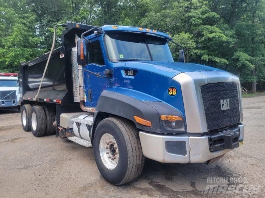 CAT CT 660 自卸式货车