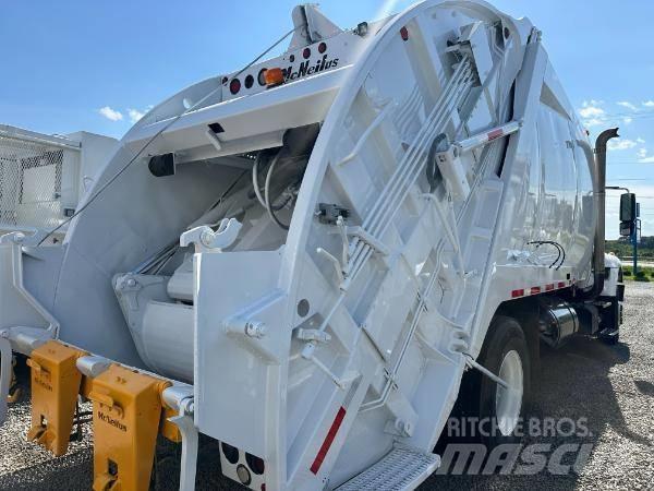 International 7400 垃圾车