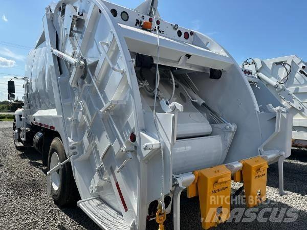International 7400 垃圾车
