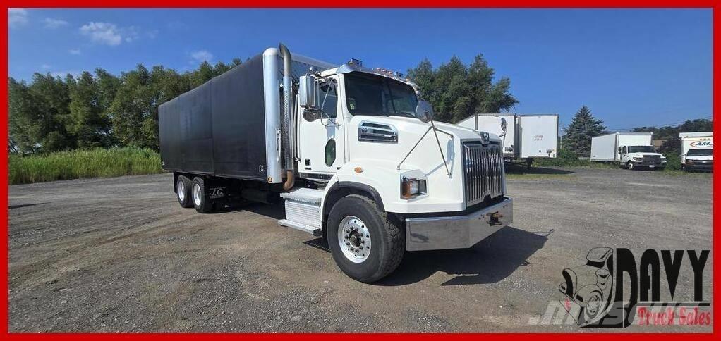 Western Star 4700 SB 牵引车