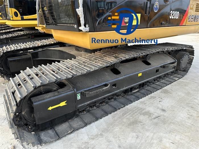 CAT 320 D2L 履带挖掘机