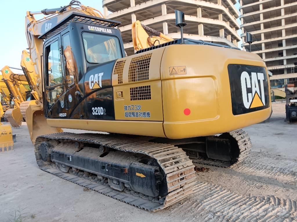 CAT 320D2 履带挖掘机