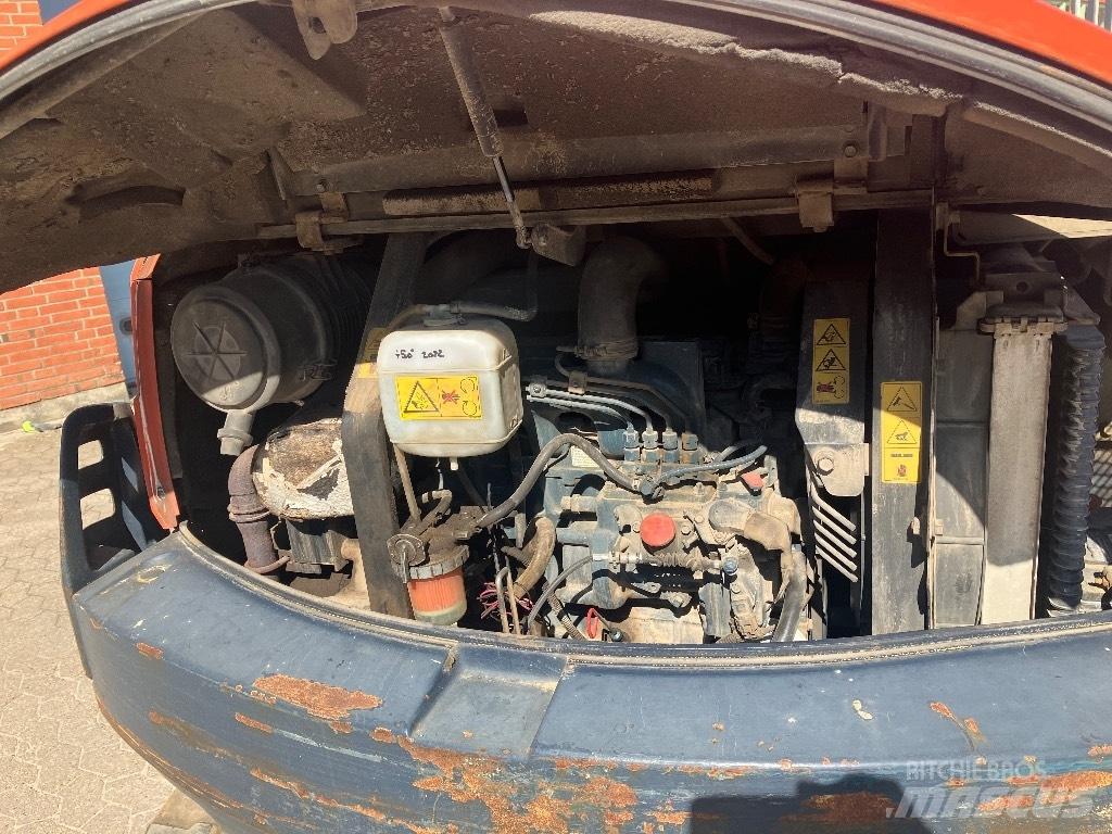 Kubota KX121-3 小型挖掘机