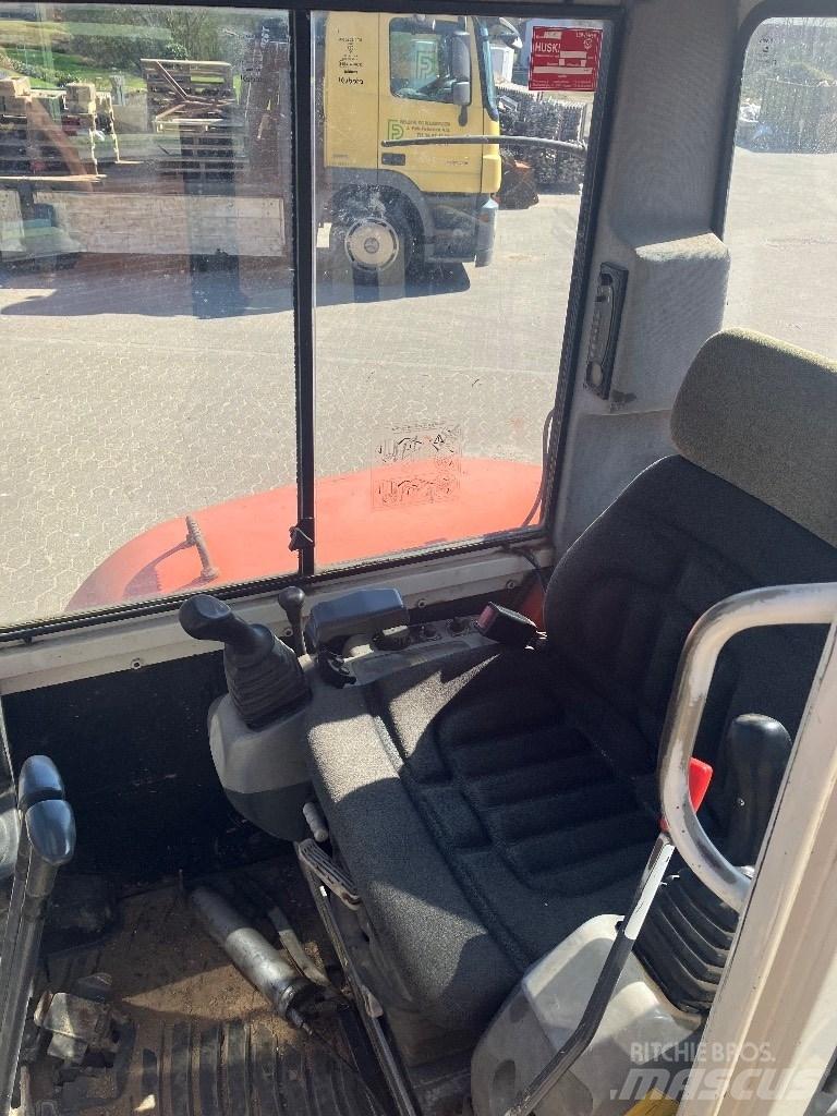 Kubota KX121-3 小型挖掘机