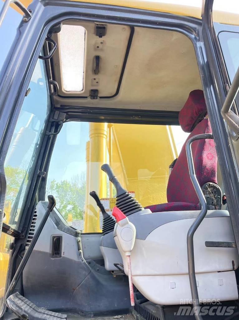Komatsu PC 220-7 履带挖掘机