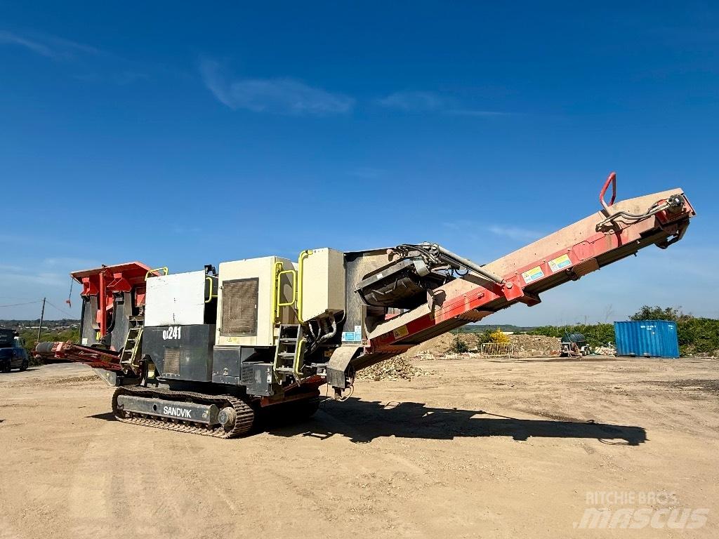 Sandvik QJ 241 移动式破碎机