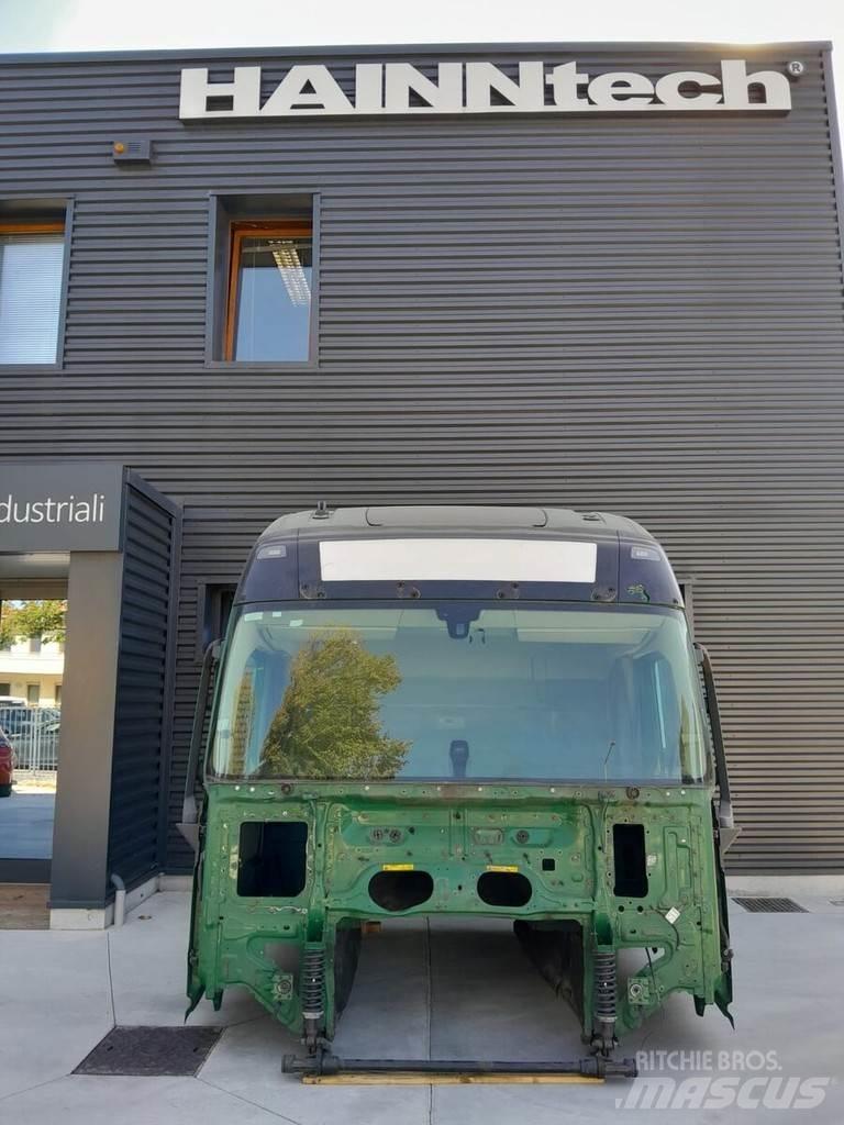 Volvo FH EURO 6 驾驶室与内部