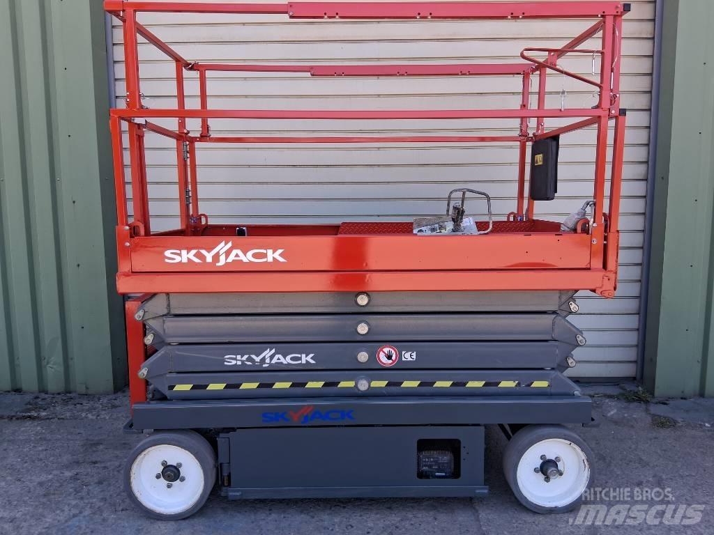 SkyJack SJ III 4626 剪叉式升降机