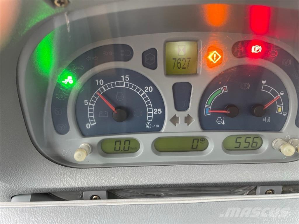 New Holland T7050 拖拉机/农用车