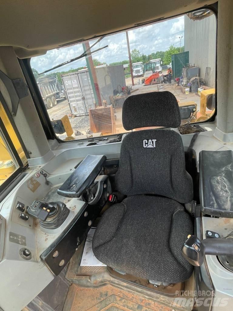CAT D 8 T 履带式推土机