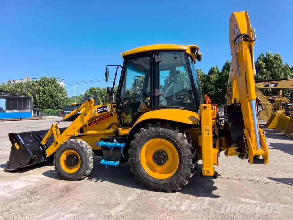 JCB 3CX 反铲装载机