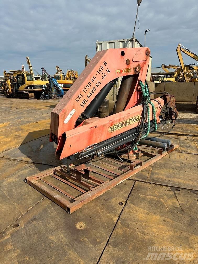 Palfinger PK 32080 随车折臂吊