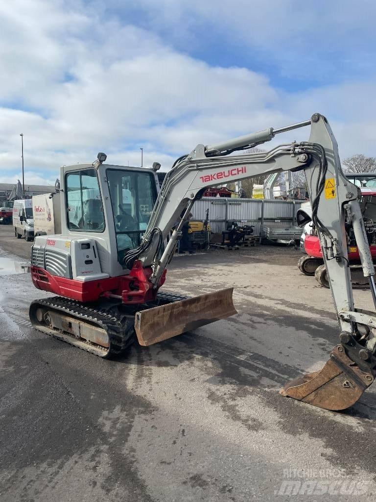 Takeuchi TB 235 小型挖掘机