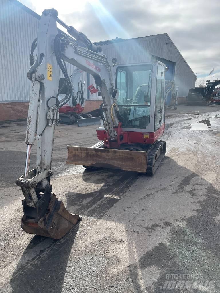 Takeuchi TB 235 小型挖掘机