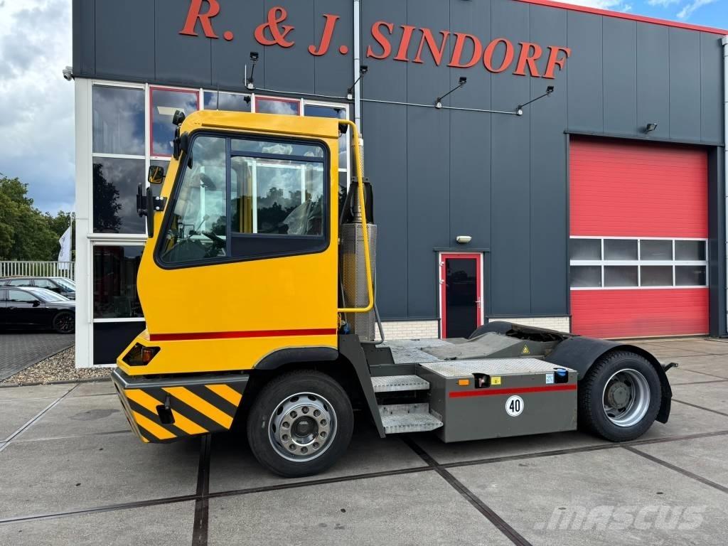 Terberg YT222 码头牵引车
