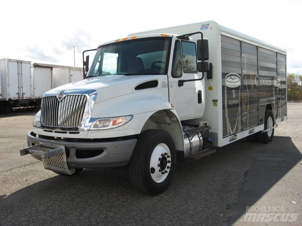 International 4300 饮料拖车