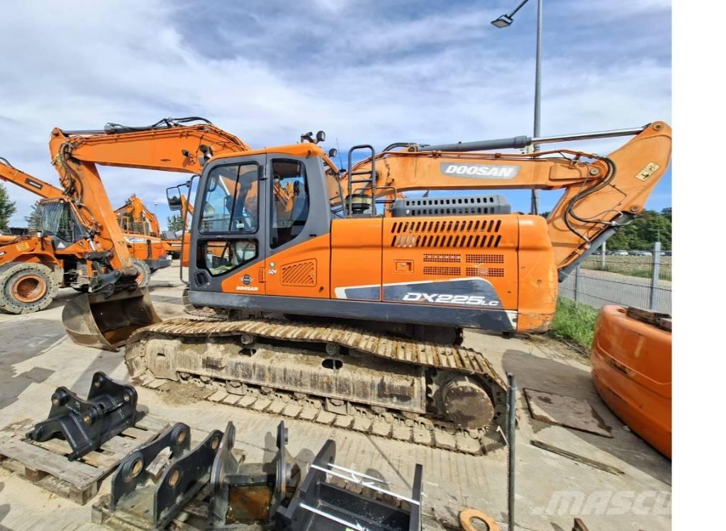 Doosan DX 225 LC-5 履带挖掘机