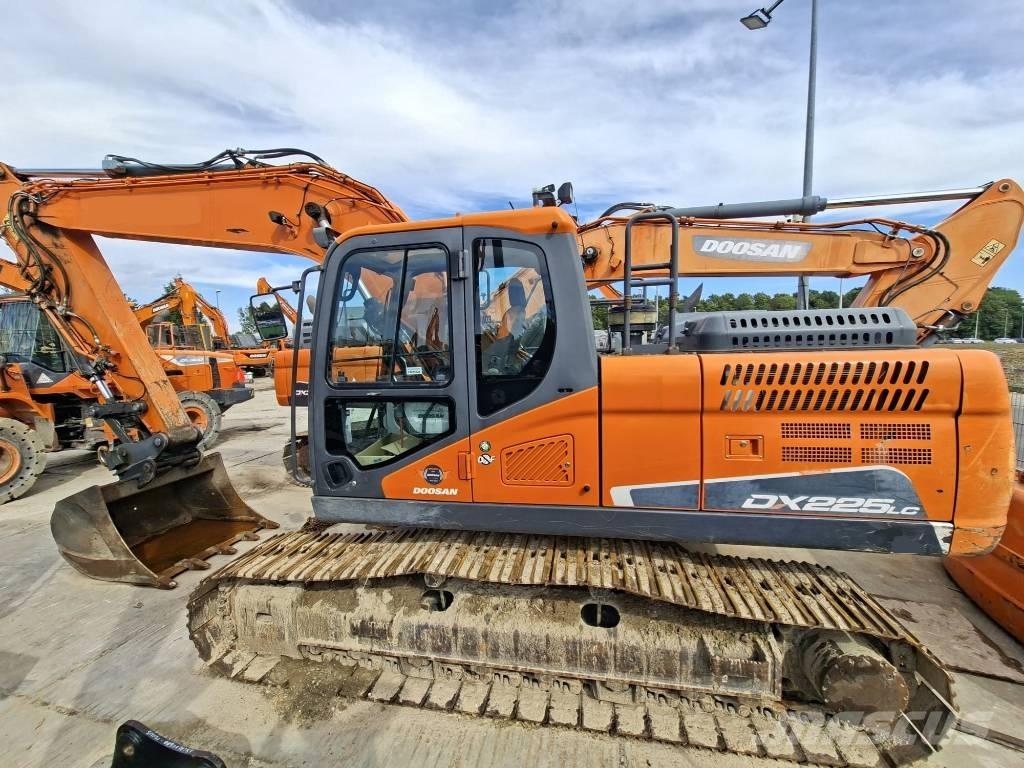Doosan DX 225 LC-5 履带挖掘机