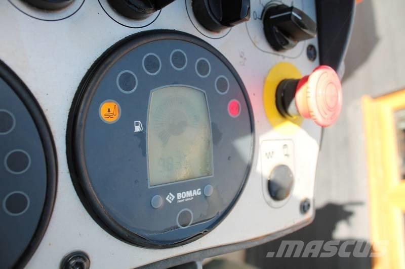 Bomag BW 135 AD-5 双轮压路机