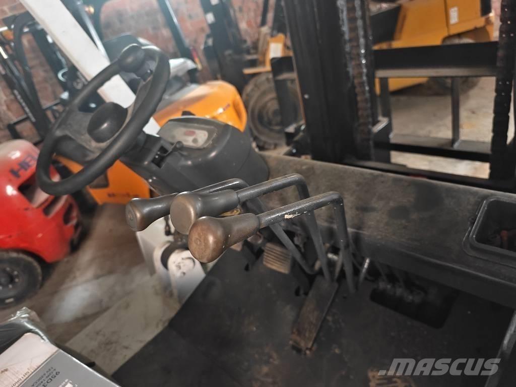 TCM FD 70 Z8 柴油叉车