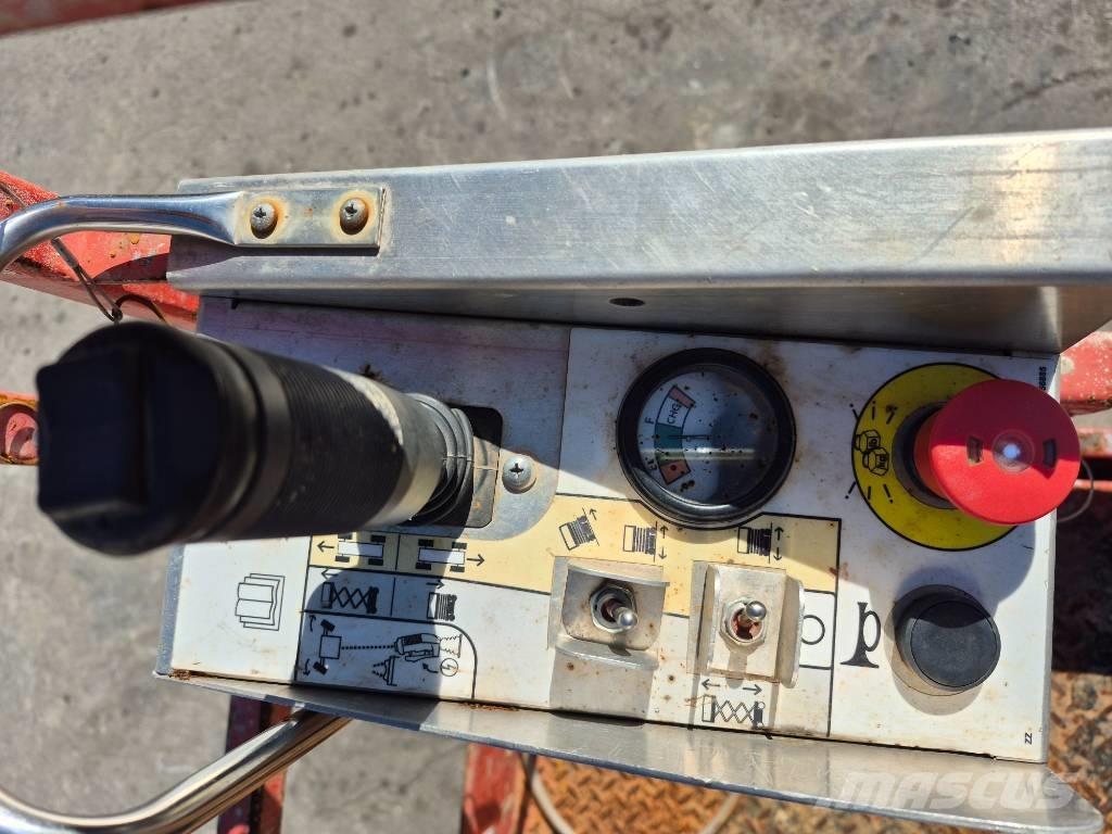 SkyJack SJ III 4632 剪叉式升降机