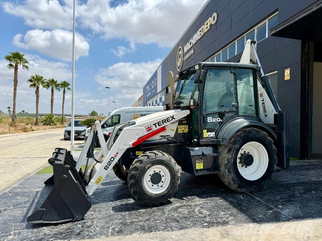 Terex 820 反铲装载机