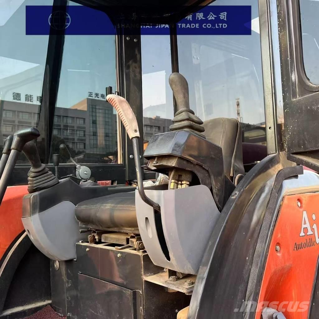 Kubota KX 155 中型挖掘机