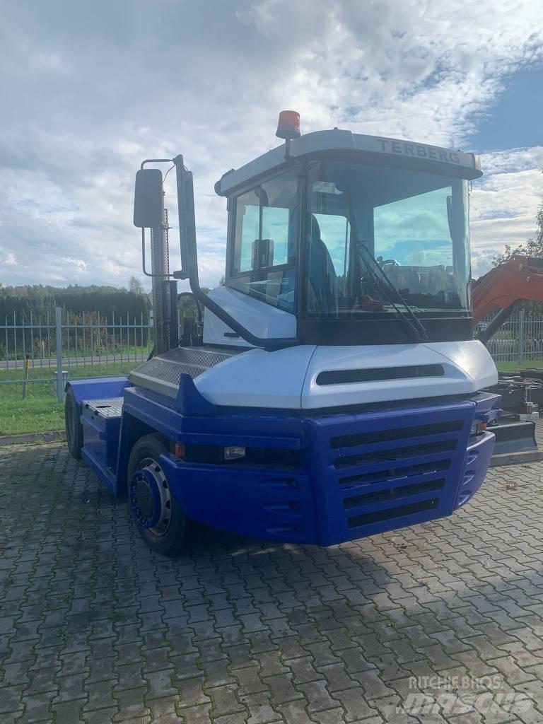 Terberg RT283 码头牵引车